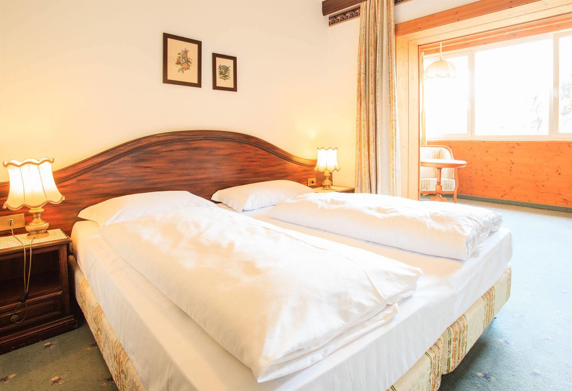 Hotel Temlhof 布列瑟农 外观 照片